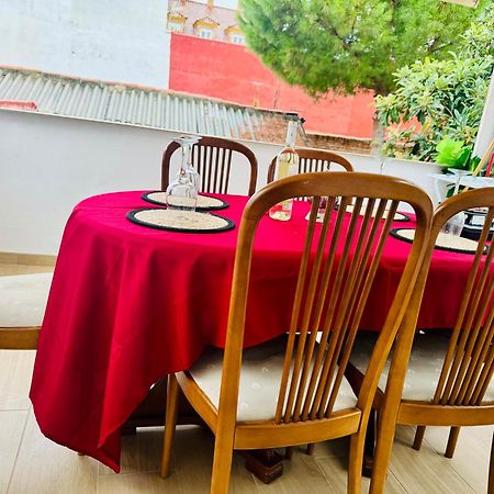 Ferienwohnung Pisos Baraja Gl Madrid Exterior foto