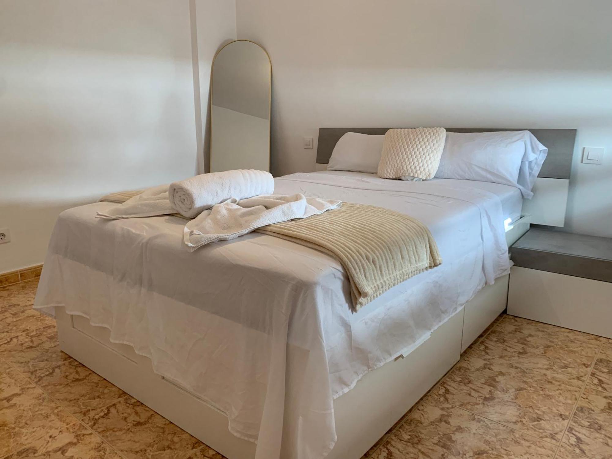 Ferienwohnung Pisos Baraja Gl Madrid Exterior foto