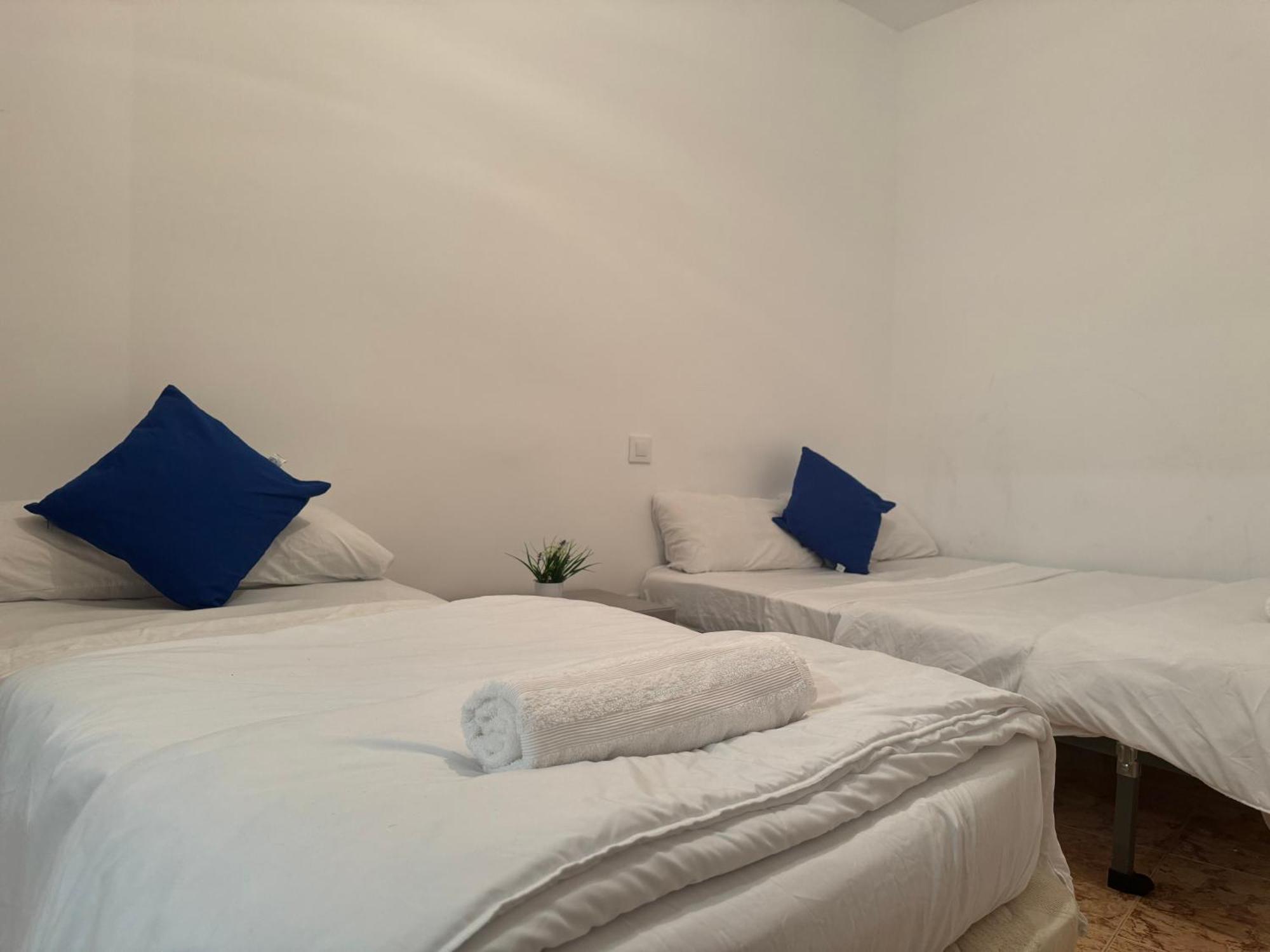 Ferienwohnung Pisos Baraja Gl Madrid Exterior foto