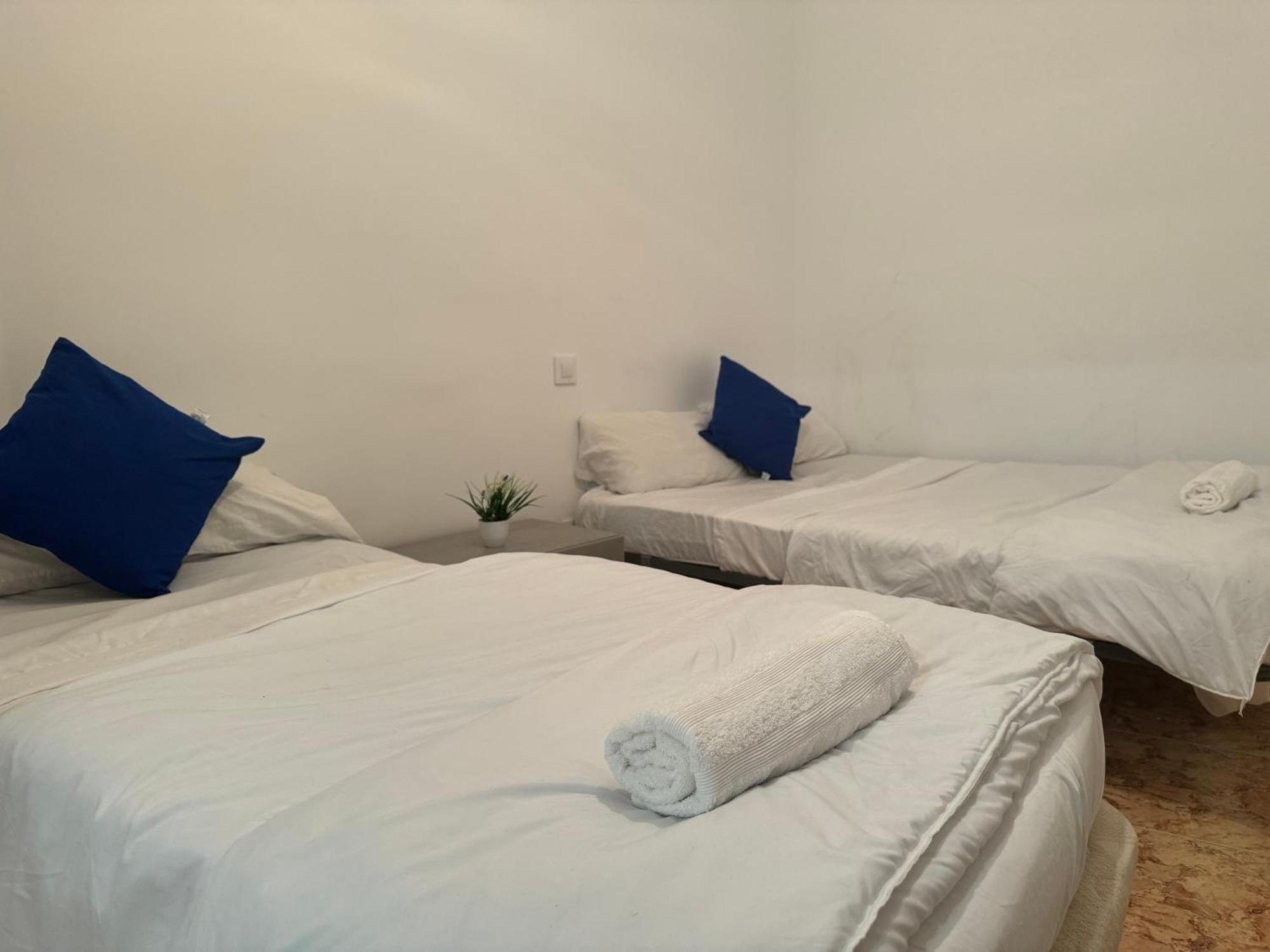 Ferienwohnung Pisos Baraja Gl Madrid Exterior foto